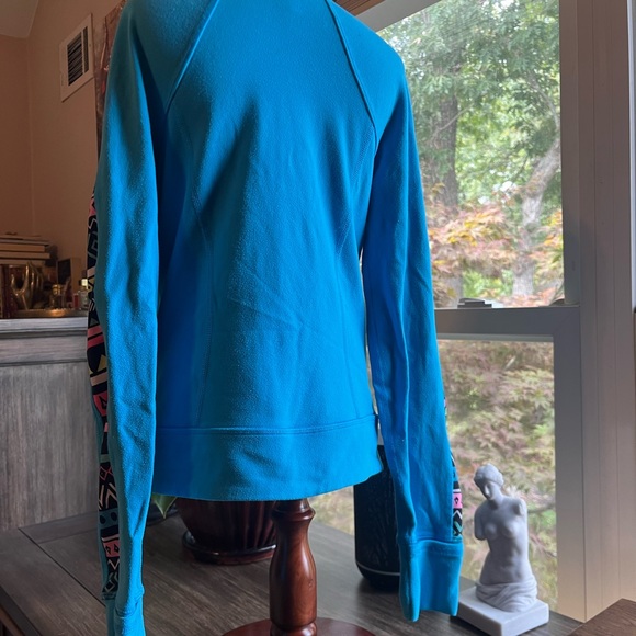 Ivivva by Lululemon Neon Blue Geometric print Jacket size 8 🩵🩷 - Picture 8 of 10